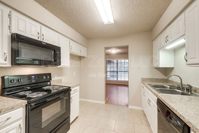 Building Photo - 4806 Stage Line Dr