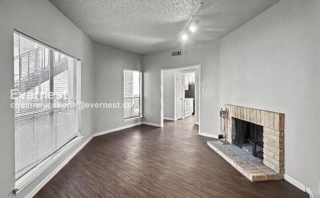 Foto del edificio - 3729 Thistlemont Dr