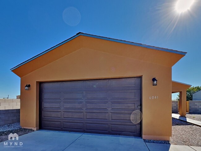 Building Photo - 6041 S 8th Pl