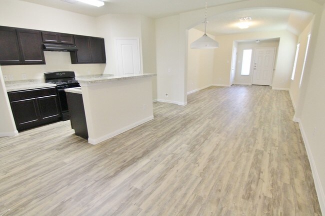 Building Photo - 24010 Treviso Gardens Dr