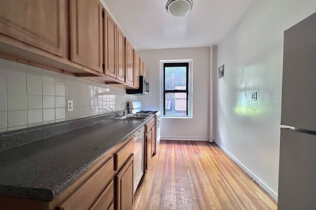 Foto del edificio - 615 Fort Washington Ave