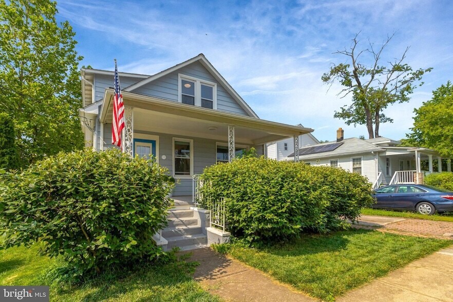 Foto principal - 915 20th St S
