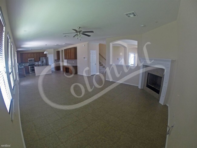 Building Photo - 2512 White Moon Dr