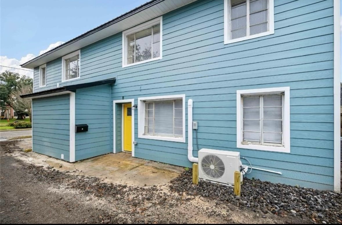 Primary Photo - 1704 McGill Ave