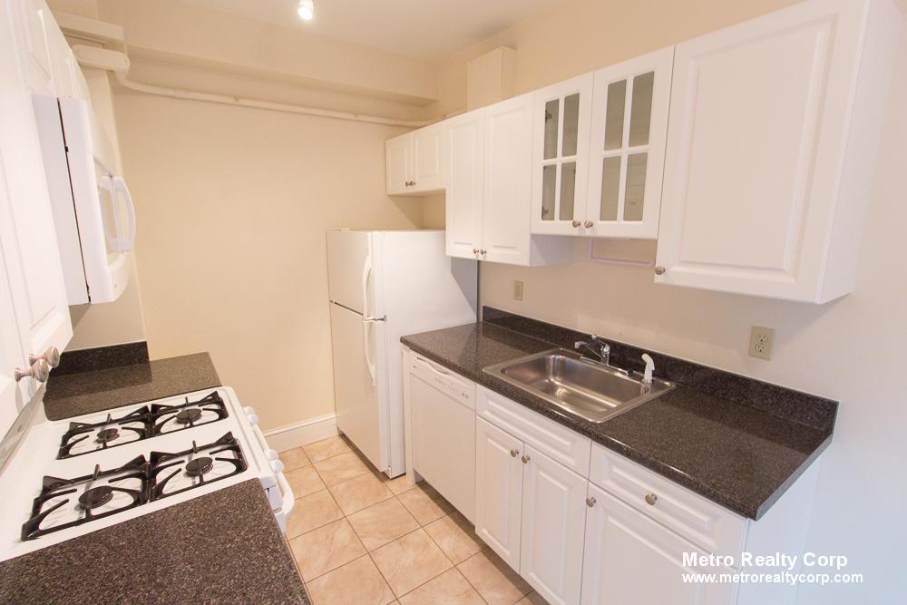 Primary Photo - 1401 Beacon St