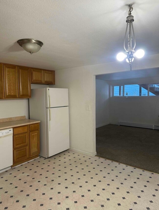 Building Photo - 4027 E 8th Ave