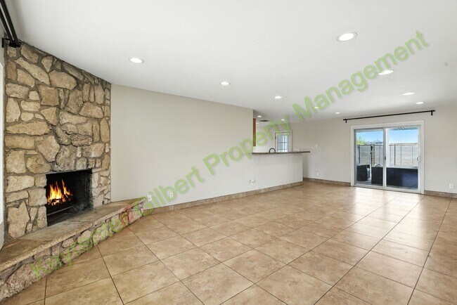 Foto del edificio - 591 N Cheri Lynn Dr