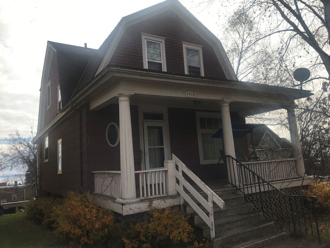 Foto principal - Duluth MN 4 Bedroom - 1 Bath - Close to UM...