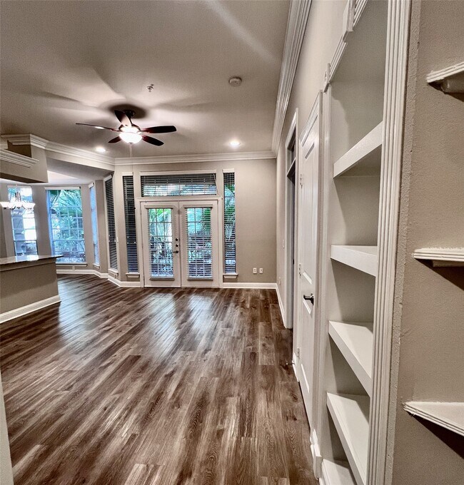 Foto del edificio - 5353 Memorial Dr