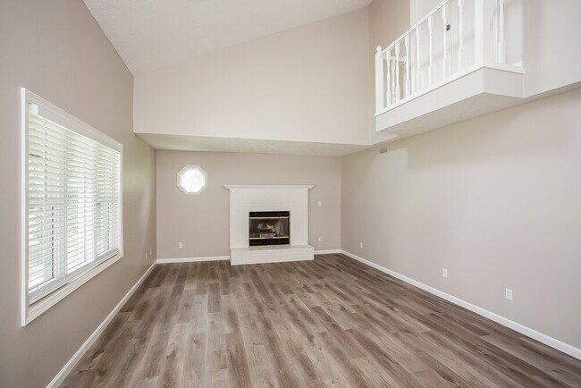 Foto del edificio - 8460 Countryside Ct