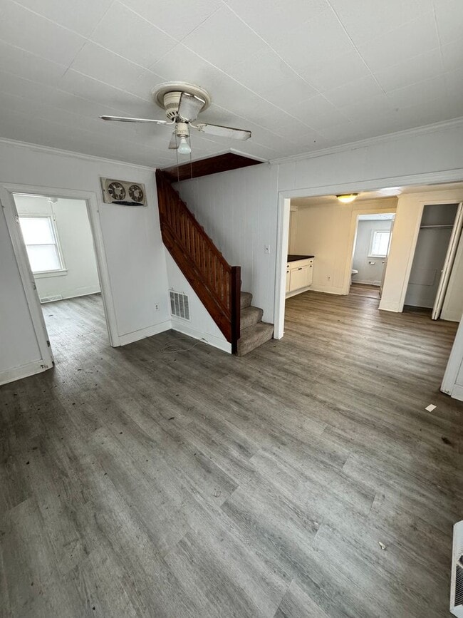 Building Photo - 3 bed 1.5 bath house near Church Hill