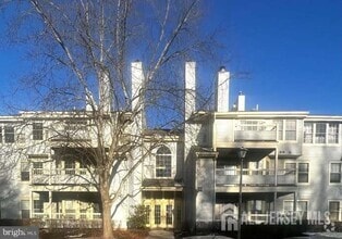 Building Photo - 119 Commonwealth Ct
