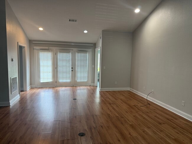 Foto del edificio - 802 W Longleaf Dr