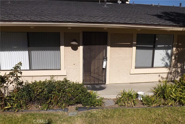 Building Photo - 130 Avenida Adobe