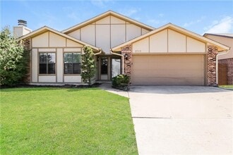 Building Photo - 8312 NW 109th Terrace