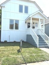 Building Photo - 4107 W Addison St
