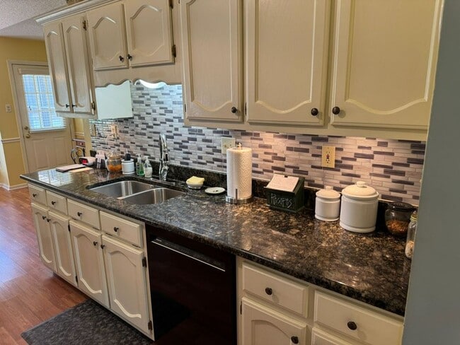 Photo - Large 3 bedroom home in the heart of Colliervile!
