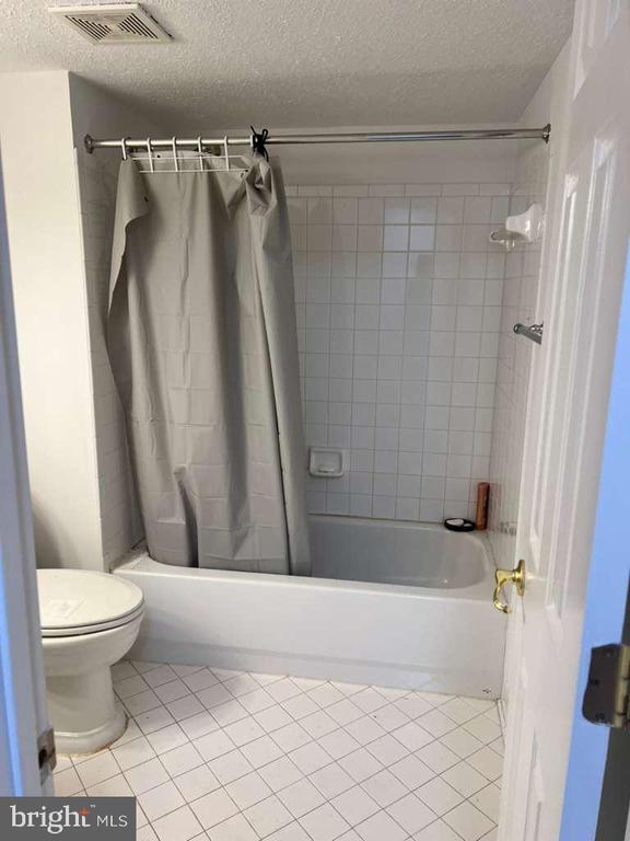 Building Photo - 6305 Thin Leaf Pl