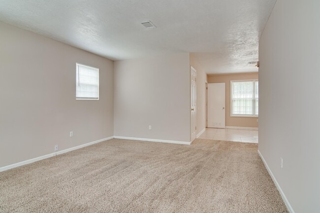 Foto del edificio - 3453 Pine Hill Rd