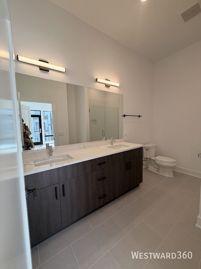 Building Photo - 1607 W 13th St