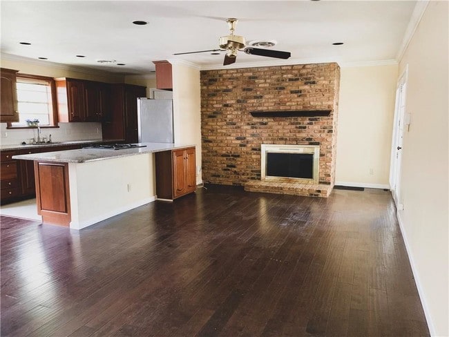 Building Photo - 10317 Mapleridge Dr