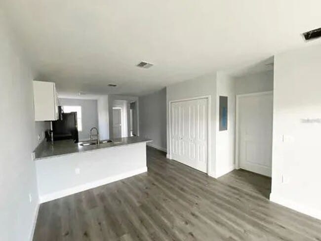 Building Photo - 9447 Acco Ave
