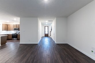 Building Photo - 27646 Mesabe Dr