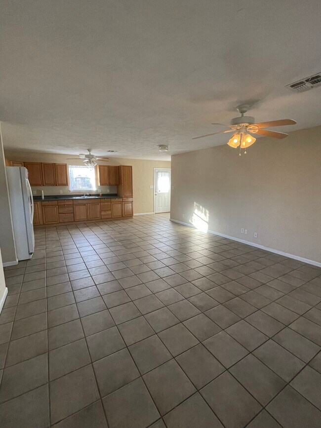 Foto del edificio - 622 S Creek St