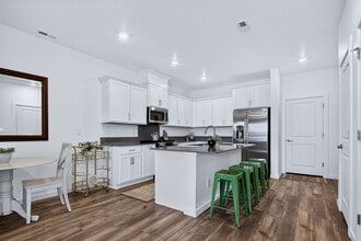 Building Photo - 4124 W Cirrus Ln