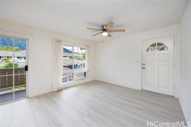 Building Photo - 46-1059-1059 Emepela Wy