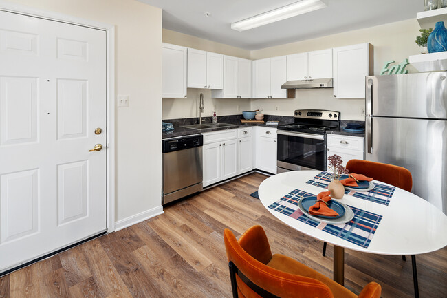 Premium Plus Kitchen! - Manchester Lakes