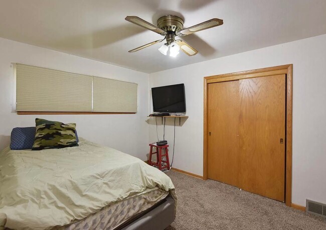Bedroom - 3723 Washington Ave