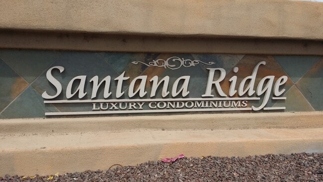 Building Photo - Condo located in prime Gilbert location