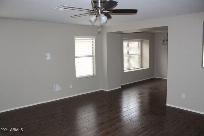 Building Photo - Charming Gilbert Rental - Immediate Move I...