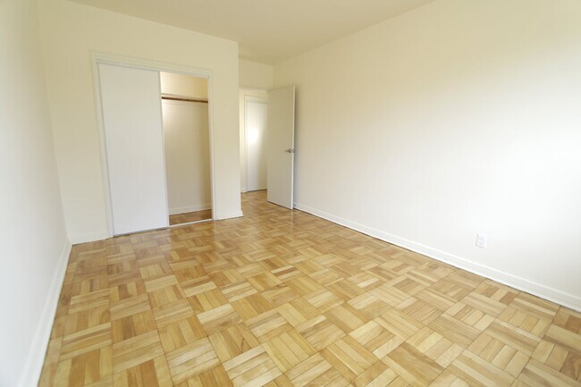 Photo du bâtiment - Deepwood Apartments