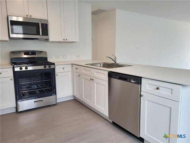 Foto del edificio - 3915 Eldorado