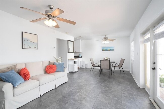 Building Photo - 5011 Starfish Dr SE