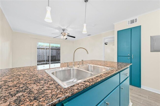 Foto del edificio - 1422 Collier St