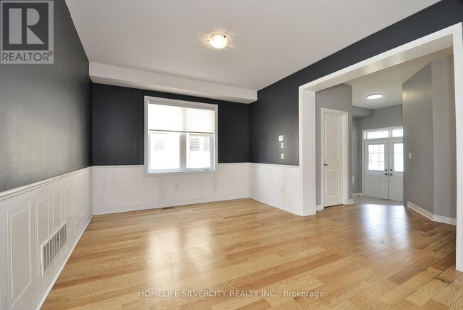 Building Photo - 486 Thompson St