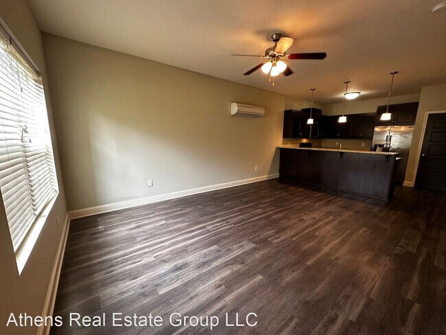 Building Photo - 4 br, 4.5 bath House - 149 Strickland Avenue