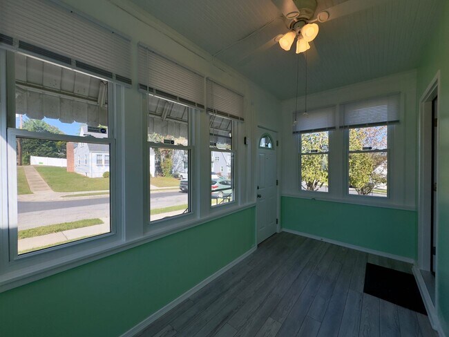 Building Photo - Charming 3Bed/1.5Bath in Overlea