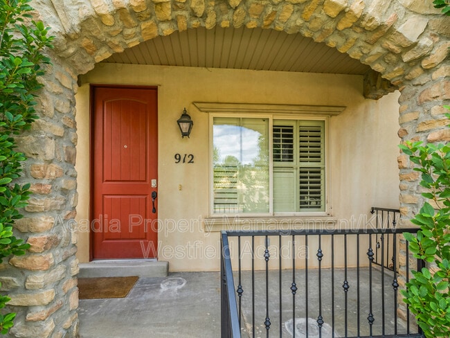 Building Photo - 912 N 980 W Orem, UT 84057 - 1