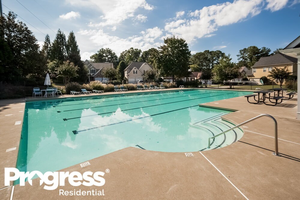 Building Photo - 2231 Creekway Dr