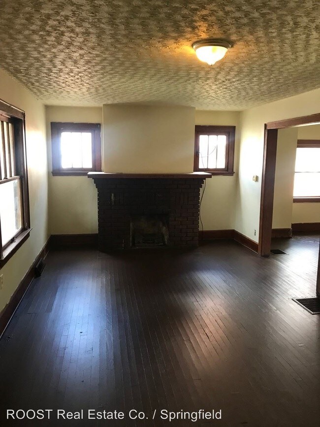 Building Photo - 3 br, 1 bath House - 1786 S Limestone St