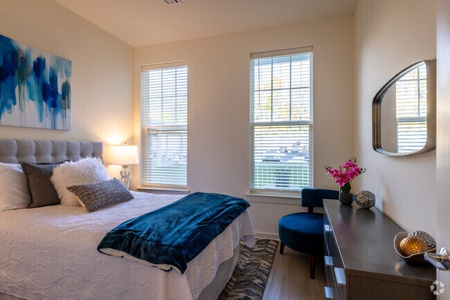 1BR, 1BA - 756SF - VIEW 22 APARTMENTS