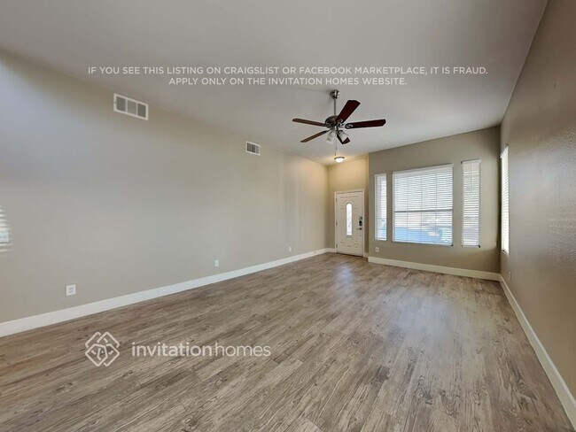 Foto del edificio - 8049 Sweet Clover Ct