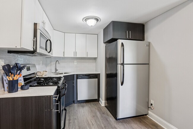 Building Photo - The Village of Pennbrook Apartments