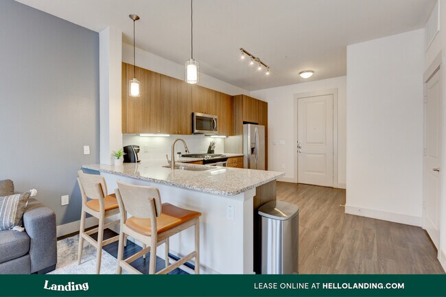 Foto del edificio - 110 W CityLine Dr