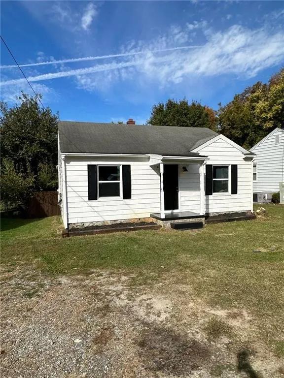 Building Photo - 311 Hawthorne Ln