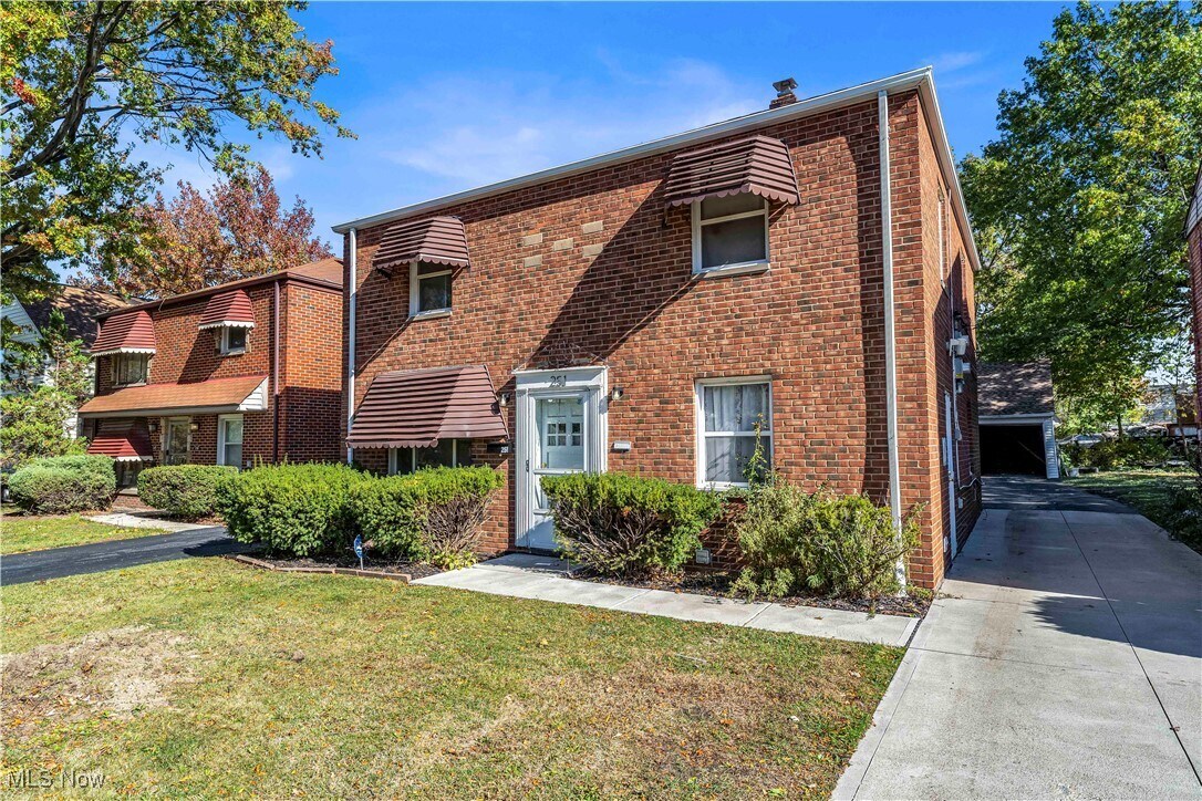251 E 200th St Cleveland, OH 44119 – photo 2